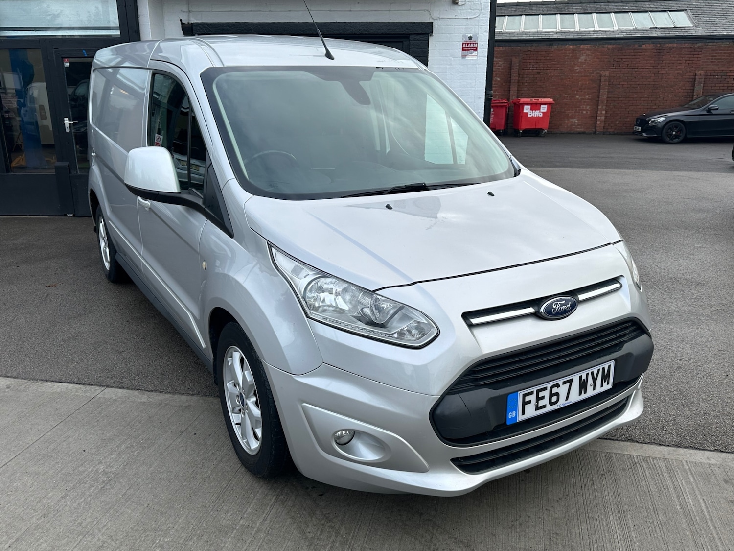 Used Ford Transit Connect 2017 for sale - 76461509: Photo 1