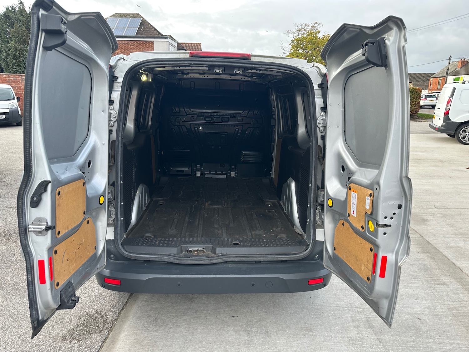 Used Ford Transit Connect 2017 for sale - 76461509: Photo 12