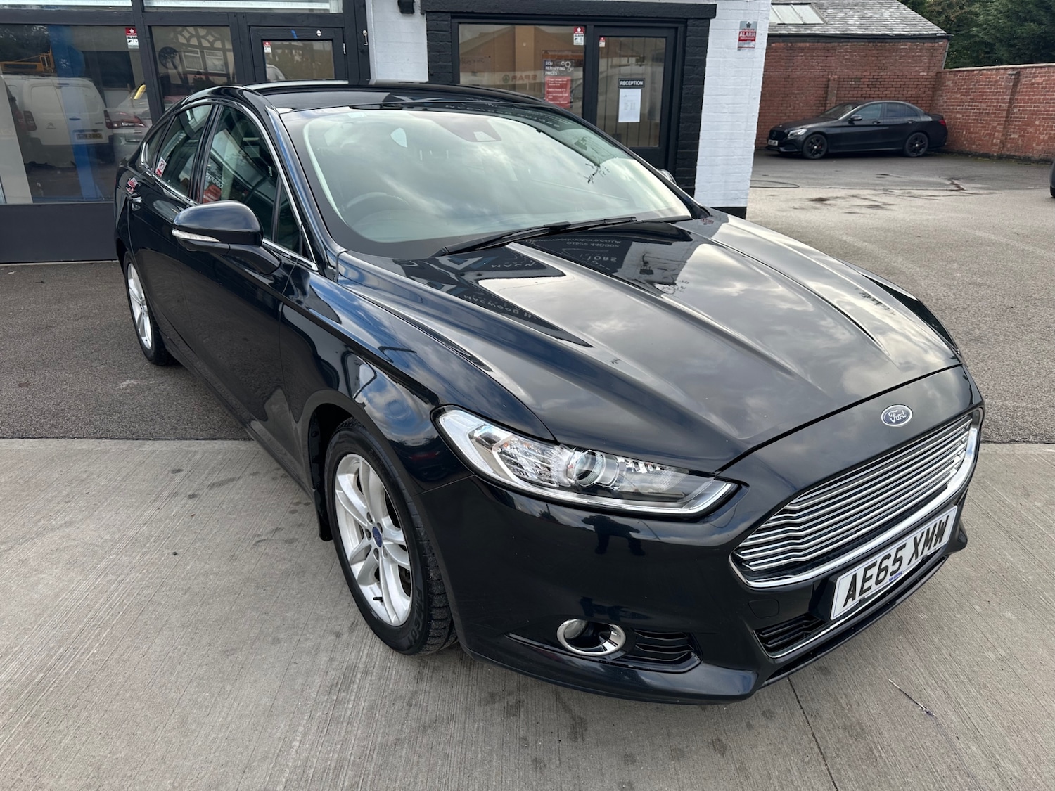 Used Ford Mondeo 2015 for sale - 76339318: Photo 1