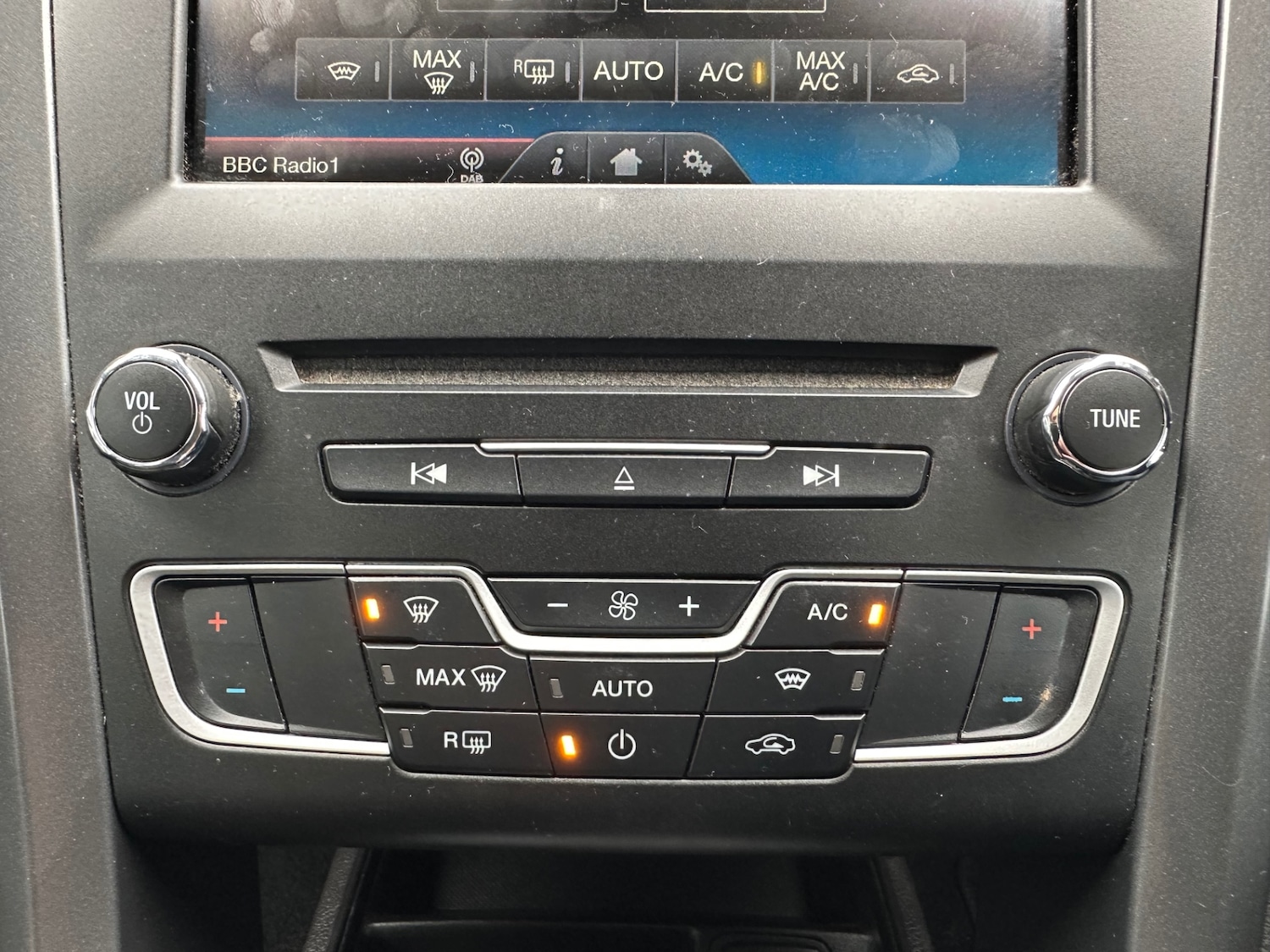Used Ford Mondeo 2015 for sale - 76339318: Photo 21