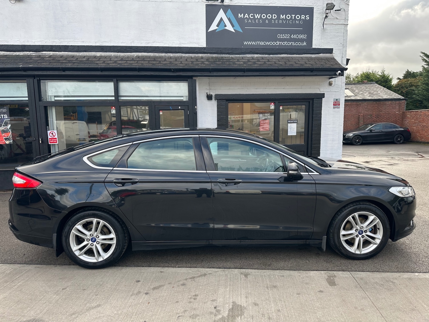 Used Ford Mondeo 2015 for sale - 76339318: Photo 3