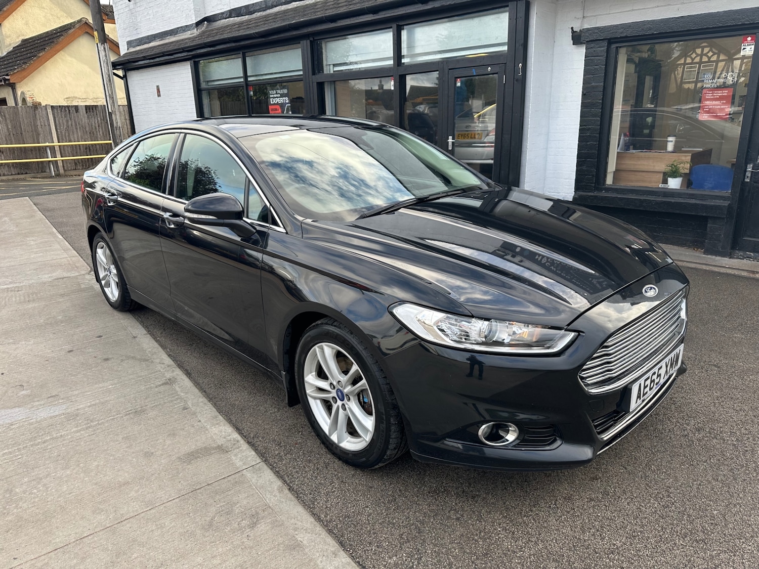 Used Ford Mondeo 2015 for sale - 76339318: Photo 4