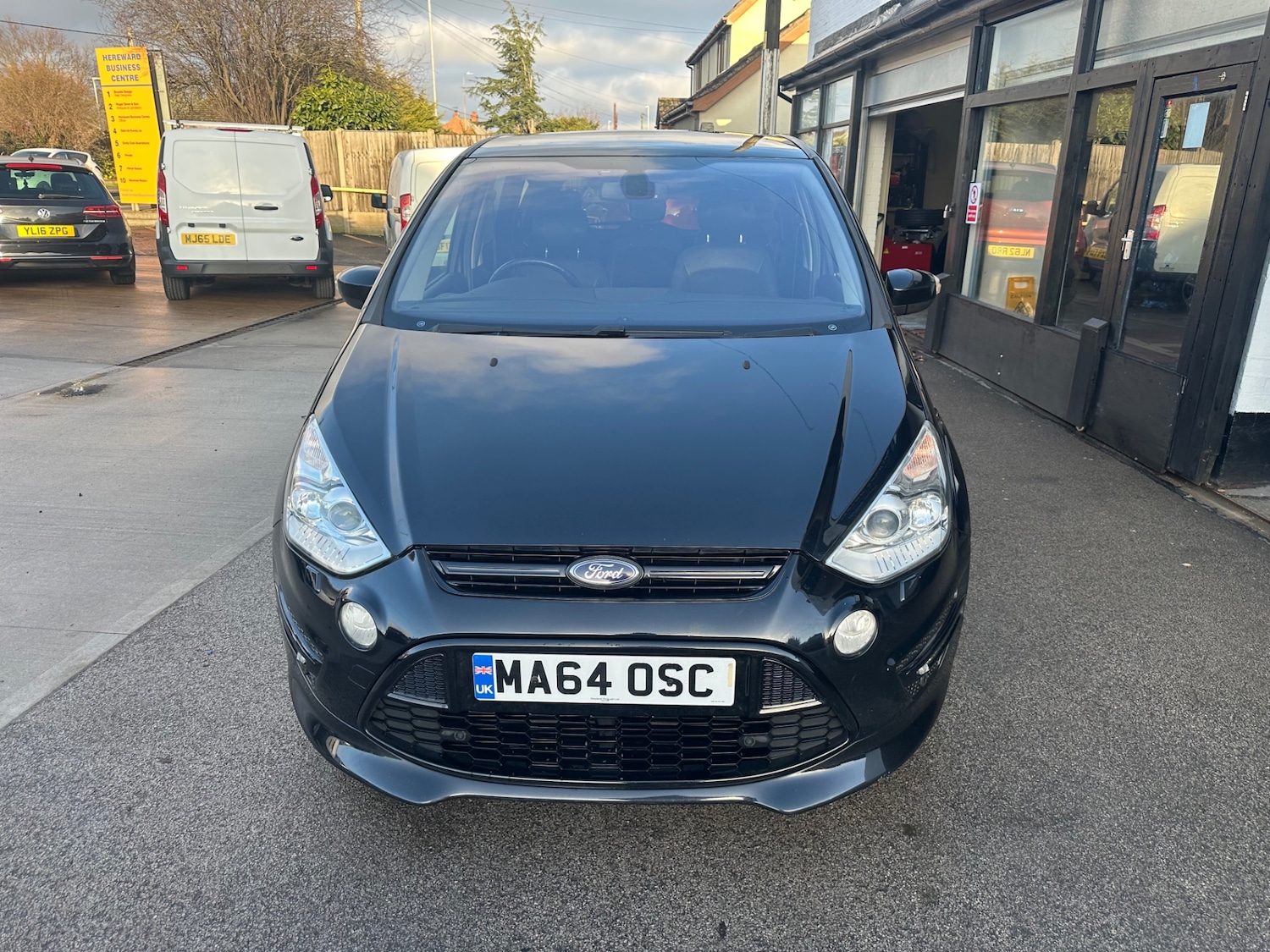 Used Ford S-Max 2014 for sale - 77206863: Photo 3