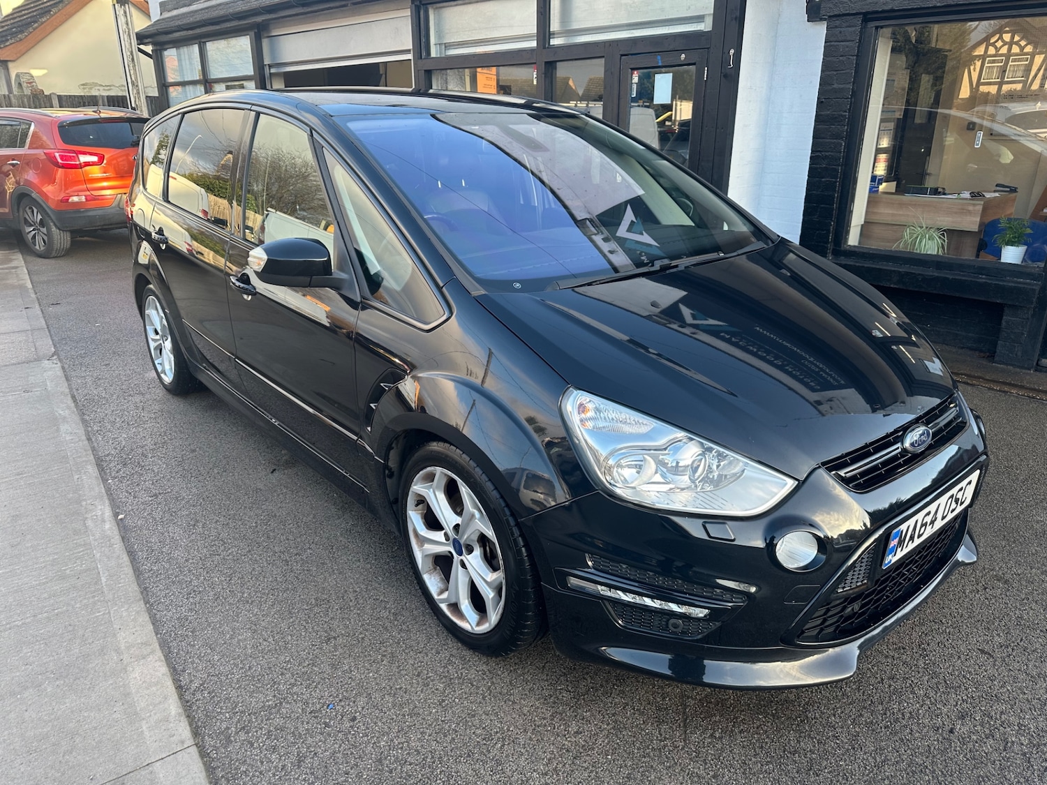 Used Ford S-Max 2014 for sale - 77206863: Photo 4