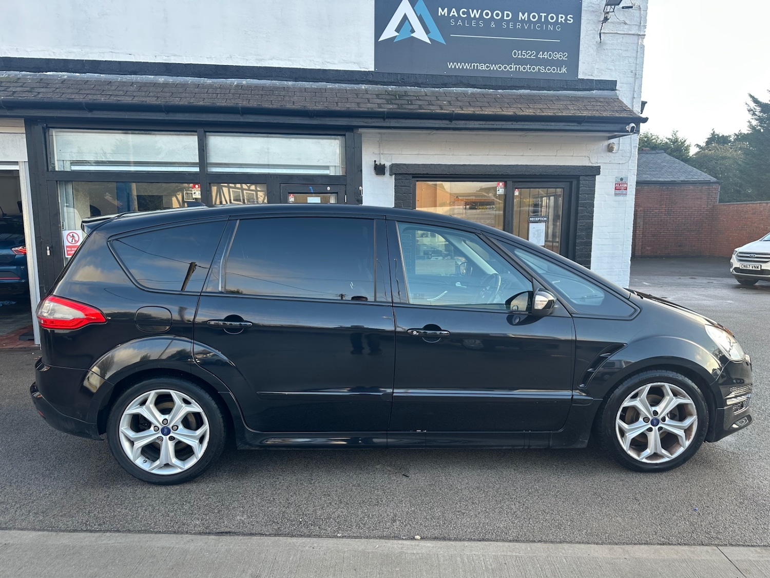 Used Ford S-Max 2014 for sale - 77206863: Photo 5