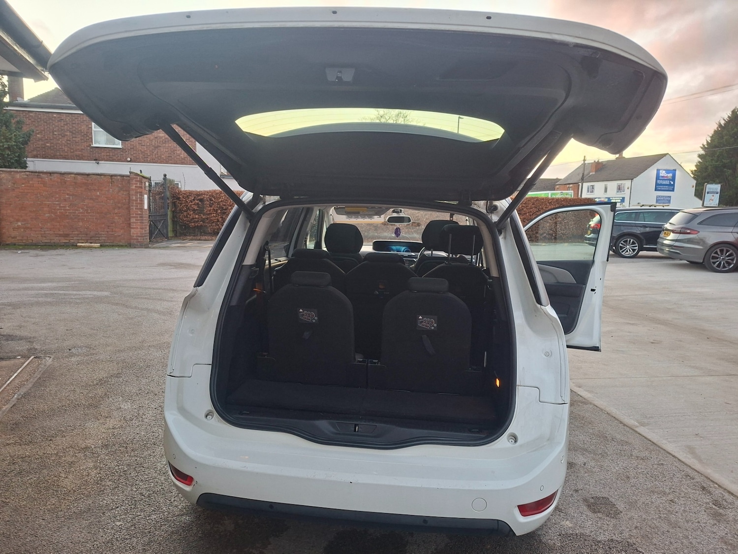 Used Citroen C4 Grand Picasso 2015 for sale - 76879524: Photo 5