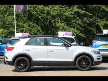Used Volkswagen T-Roc 2019 for sale - 74930627: Photo