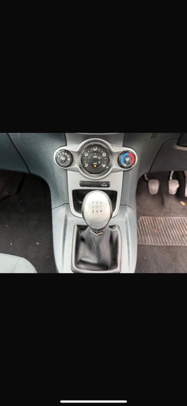 Used Ford Fiesta 2010 for sale - 74288768: Photo 25