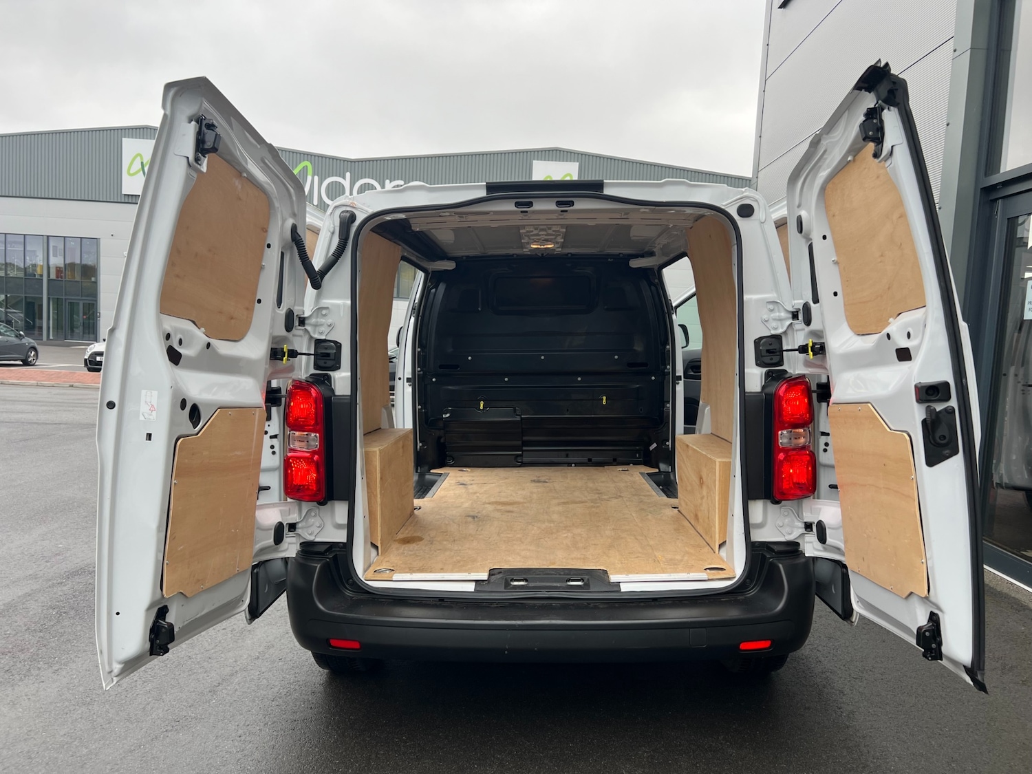 Used Peugeot Expert 2022 for sale - 76208939: Photo 17