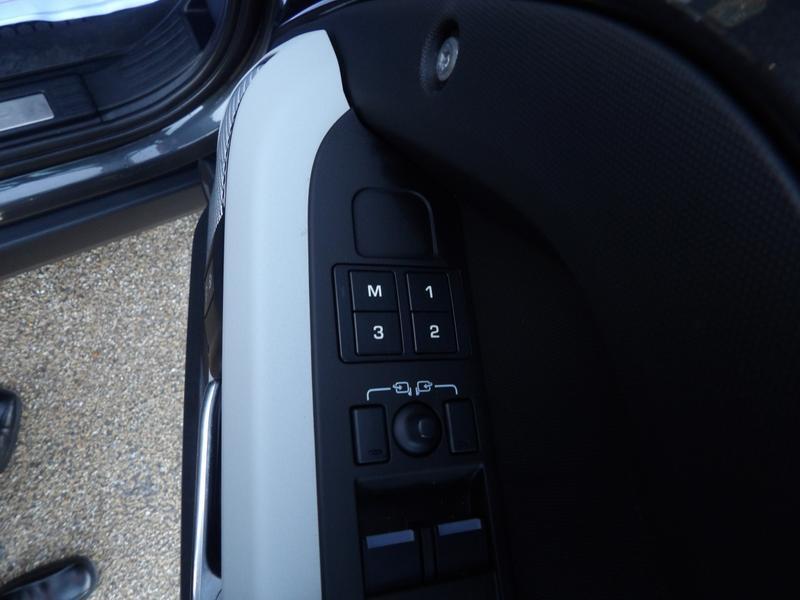 Used Land Rover Defender 130 for sale - 76728755: Photo 19