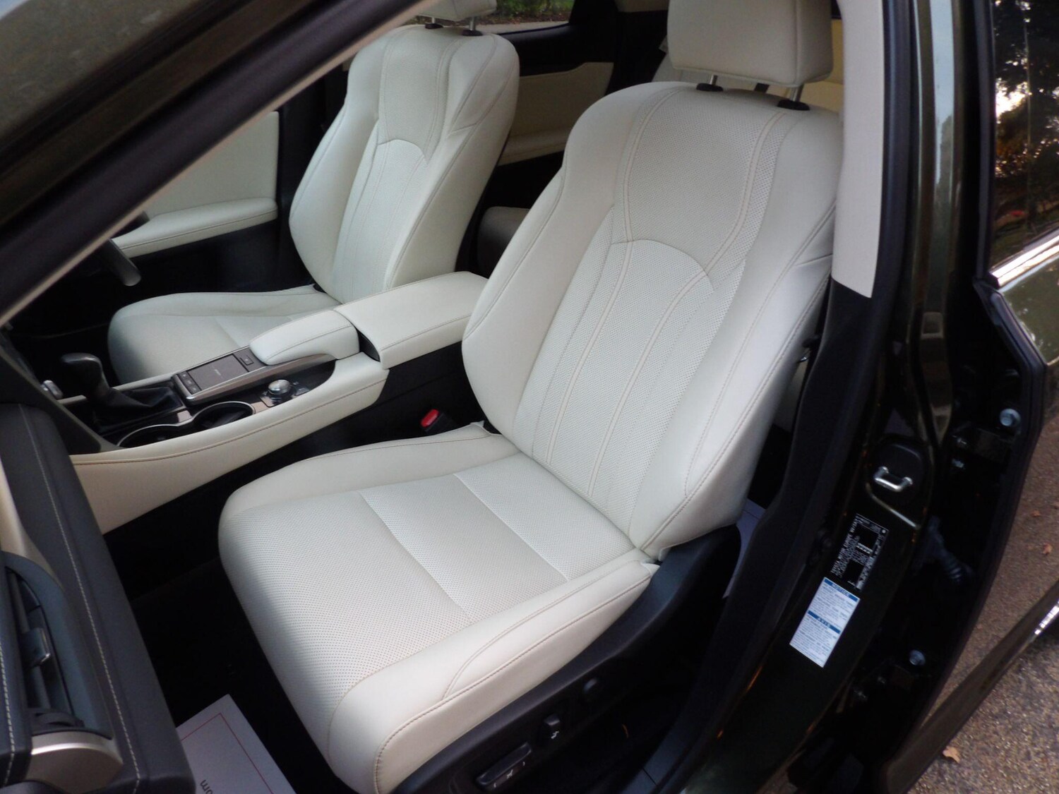 Used Lexus RX for sale - 76728921: Photo 27