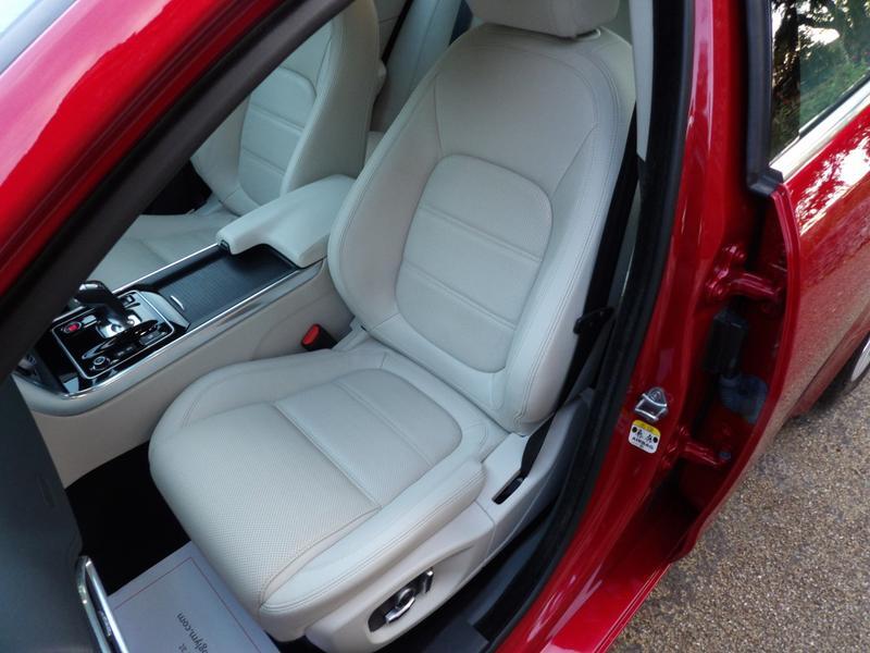 Used Jaguar XE 2019 for sale - 77163518: Photo 2