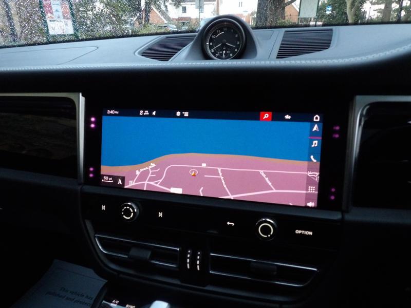 Used Porsche Macan 2023 for sale - 76802086: Photo 18