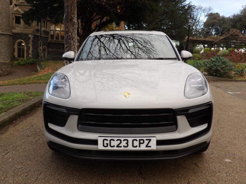 Used Porsche Macan 2023 for sale - 76802086: Photo 2