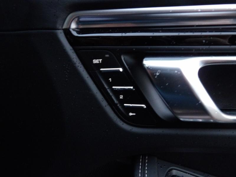 Used Porsche Macan 2023 for sale - 76802086: Photo 21