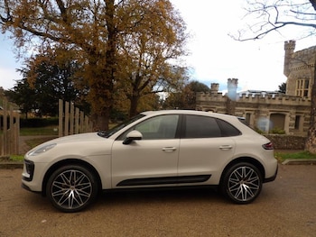 Used Porsche Macan 2023 for sale - 76802086: Photo