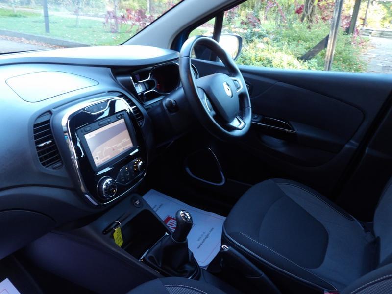 Used Renault Captur for sale - 76728908: Photo 17
