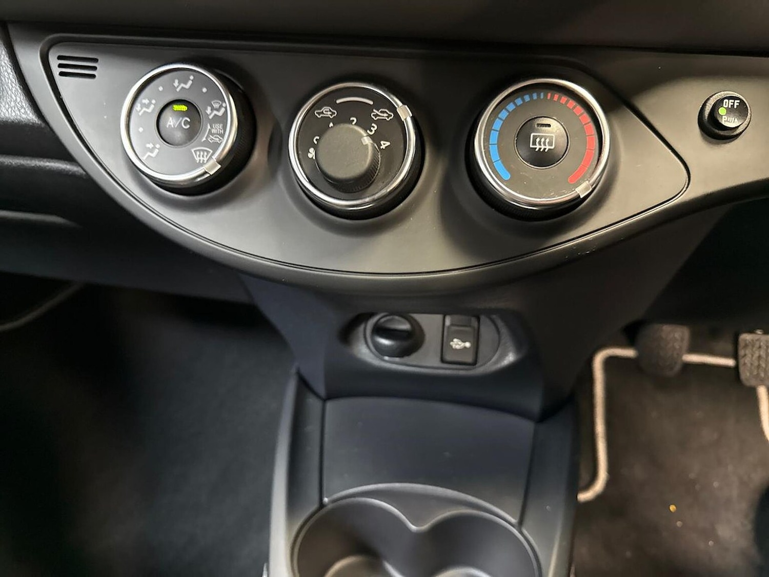 Used Toyota Yaris 2018 for sale - 76583244: Photo 12