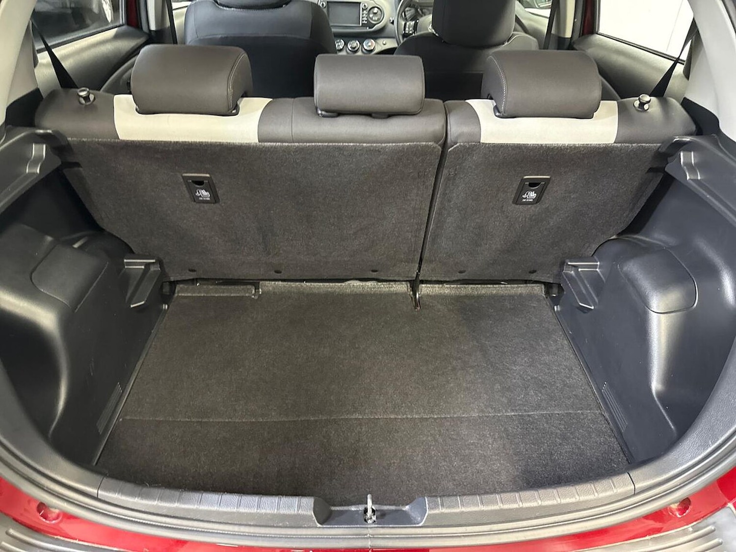 Used Toyota Yaris 2018 for sale - 76583244: Photo 17