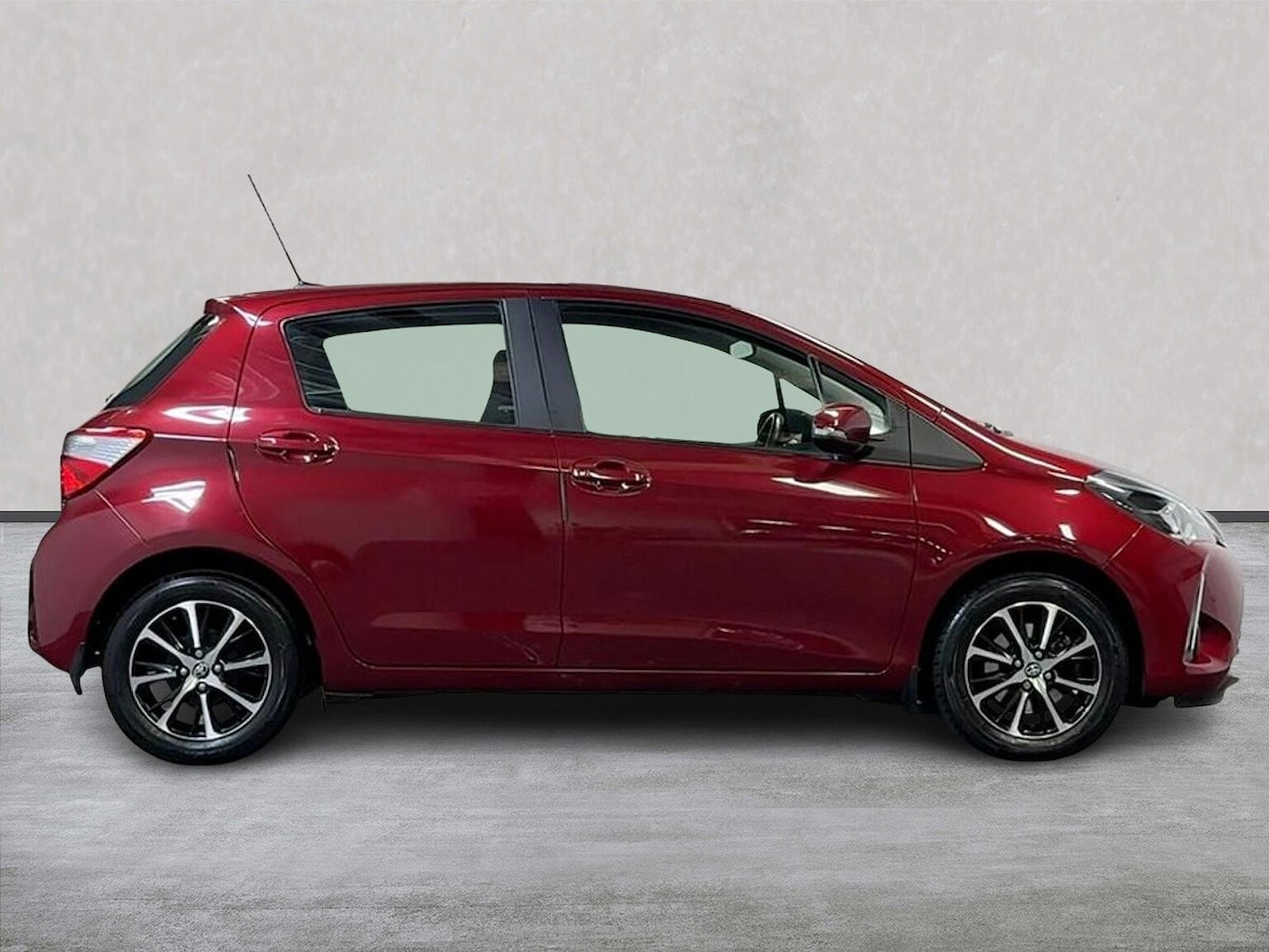 Used Toyota Yaris 2018 for sale - 76583244: Photo 3