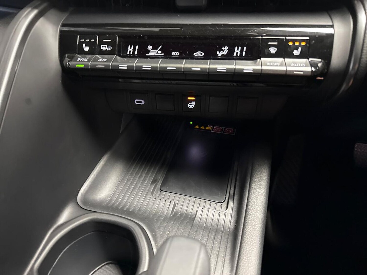 Used Toyota C-HR 2024 for sale - 76490681: Photo 12