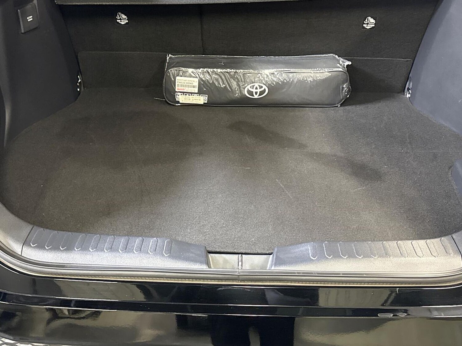 Used Toyota C-HR 2024 for sale - 76490681: Photo 17