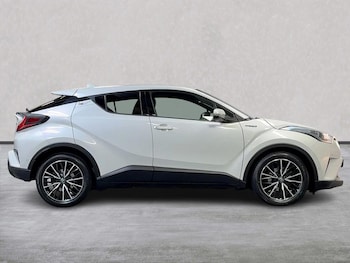 Used Toyota C-HR 2017 for sale - 76319611: Photo 3