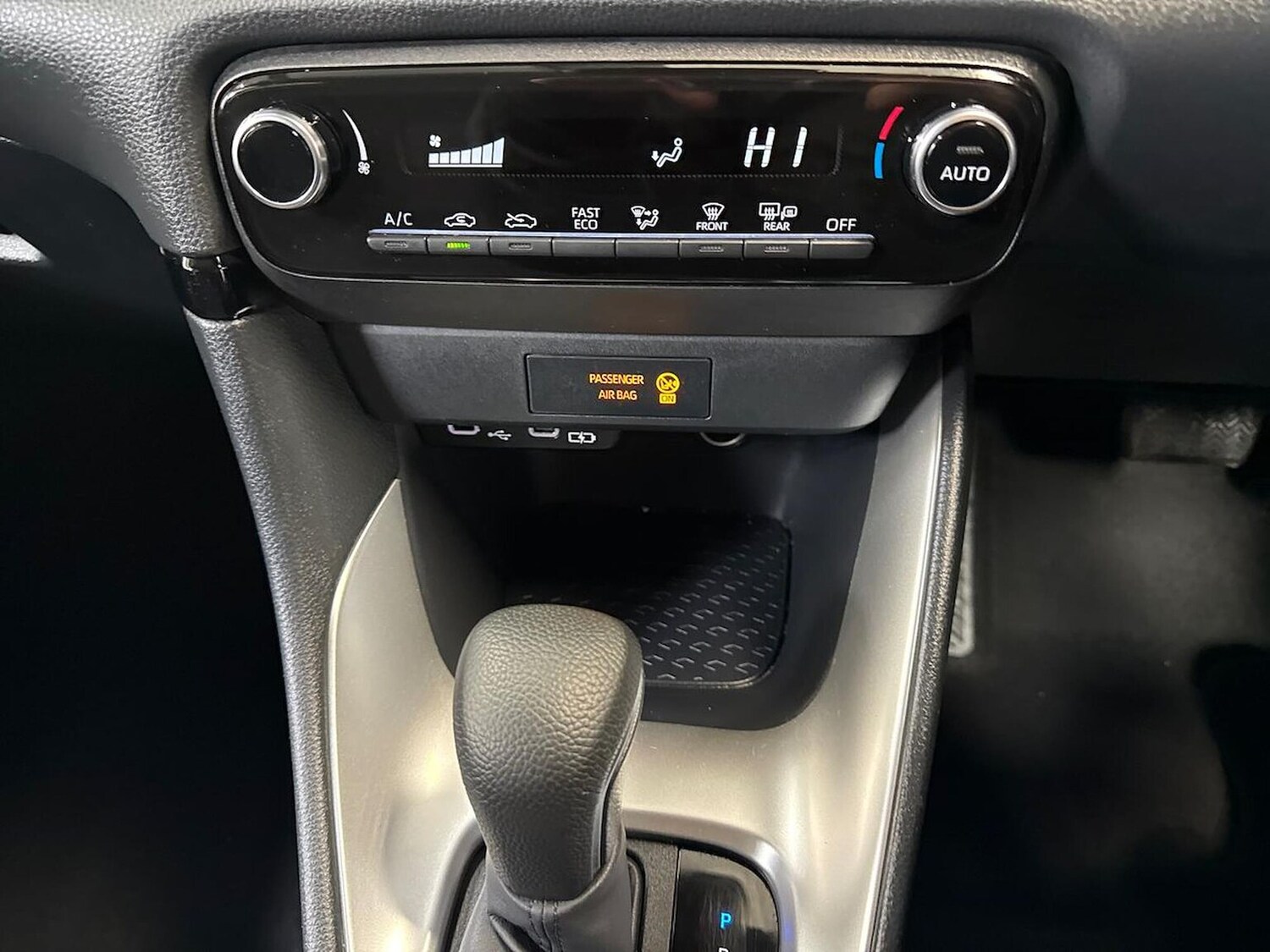 Used Toyota Yaris 2024 for sale - 77802121: Photo 12