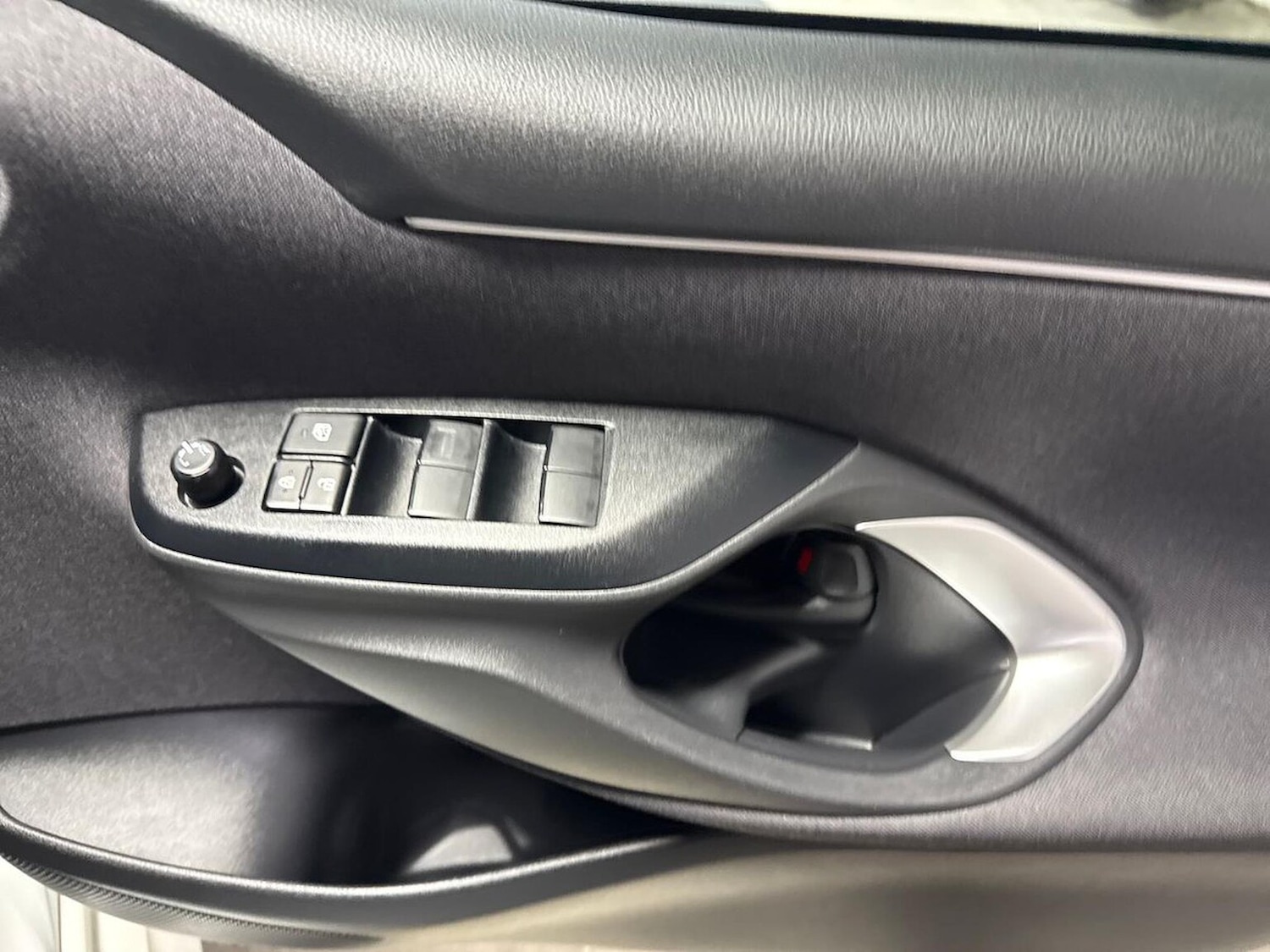 Used Toyota Yaris 2024 for sale - 77802121: Photo 21