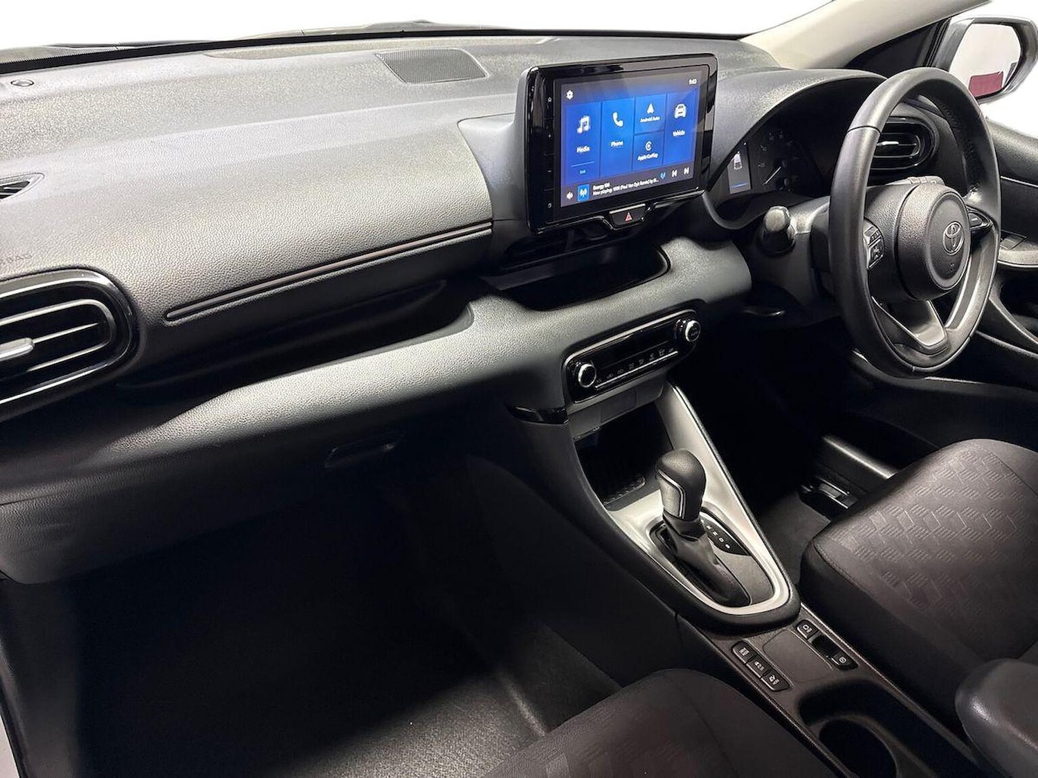 Used Toyota Yaris 2024 for sale - 77802121: Photo 7