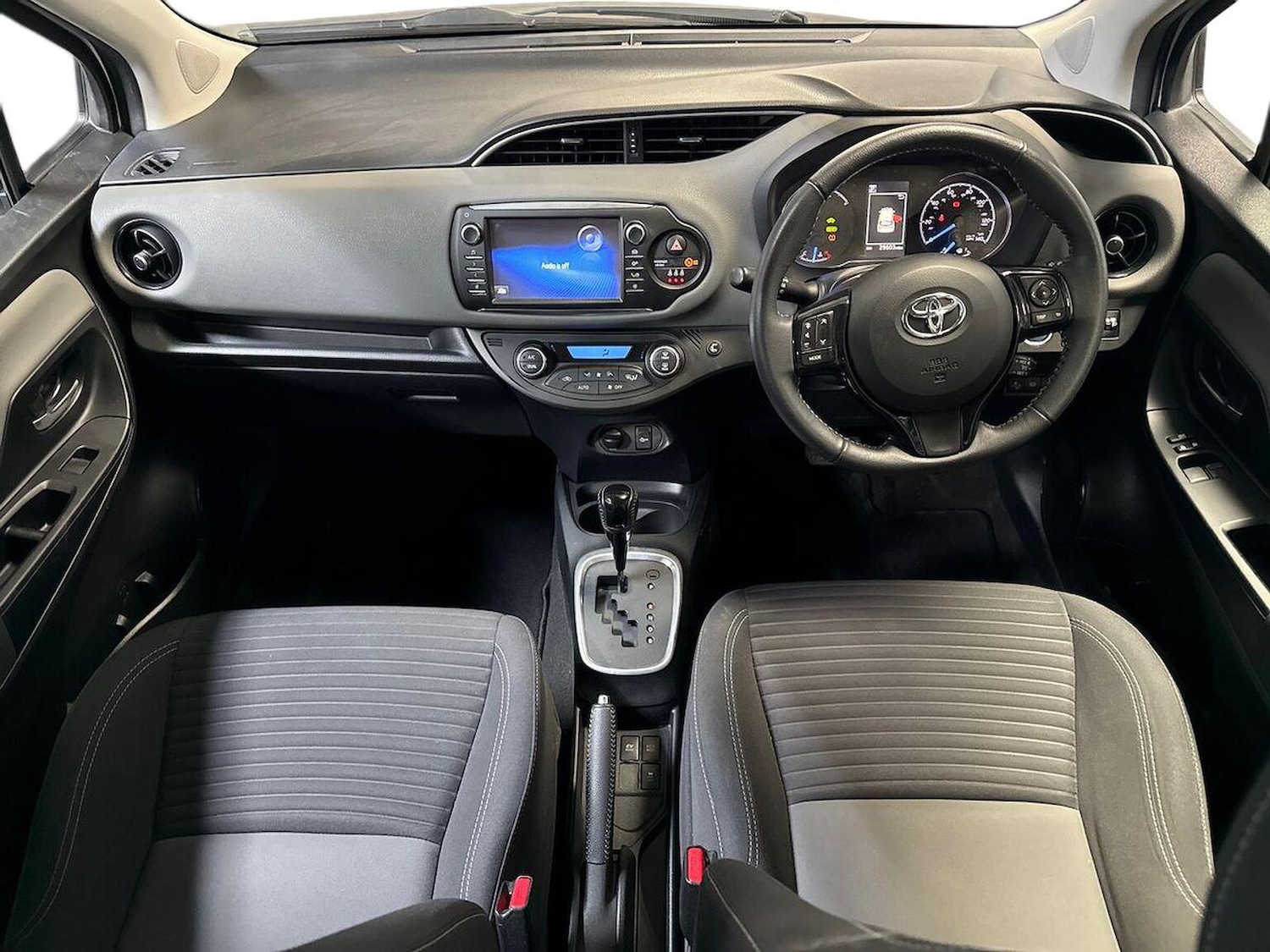 Used Toyota Yaris 2018 for sale - 77069969: Photo 8
