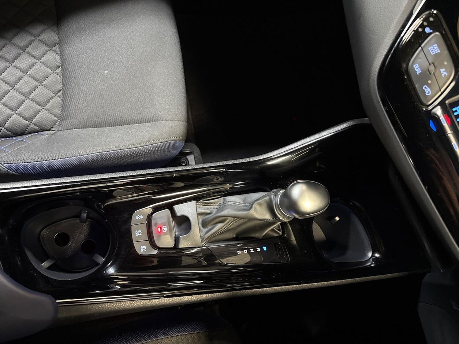 Used Toyota C-HR 2020 for sale - 76490688: Photo 13