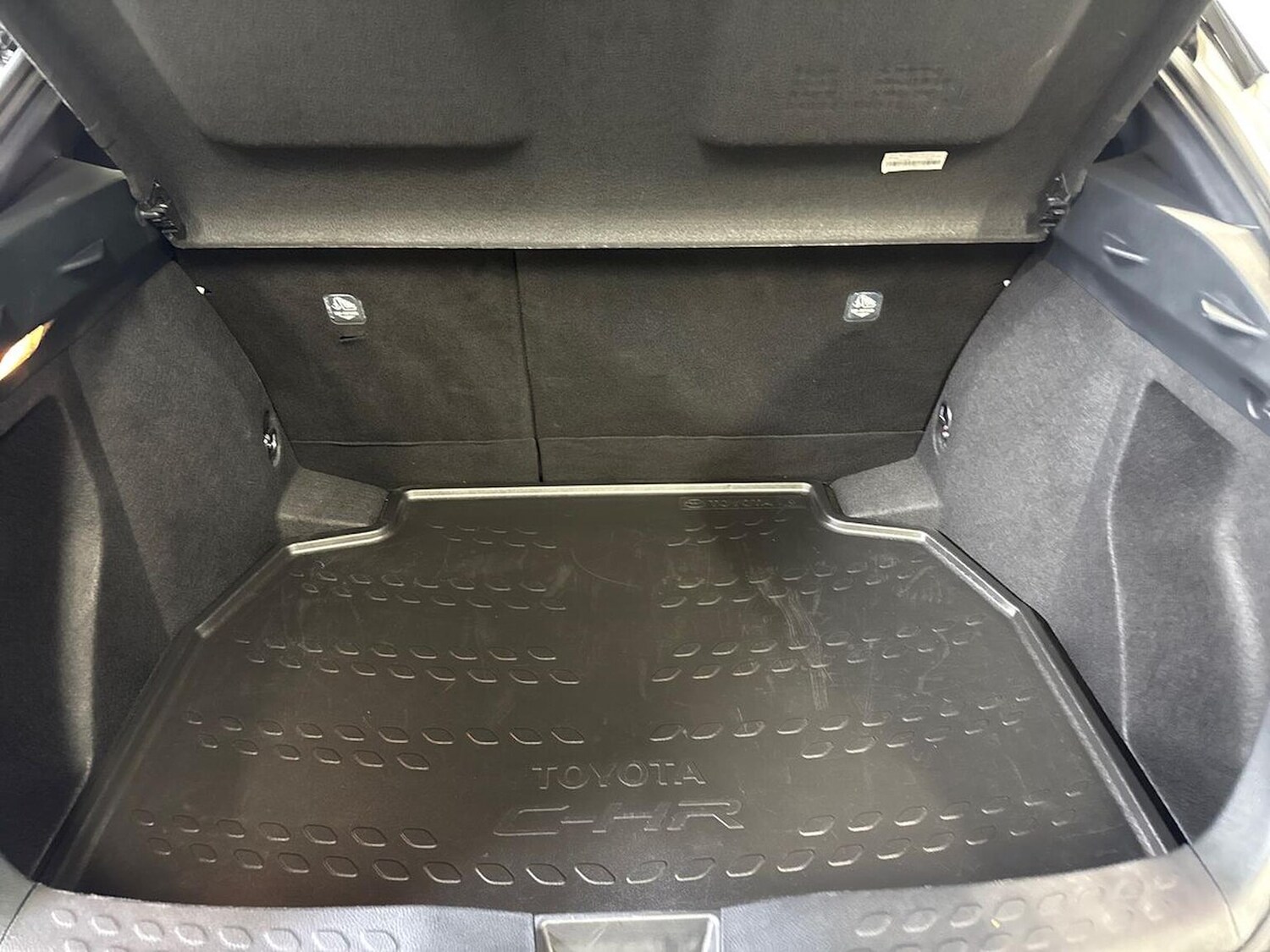 Used Toyota C-HR 2020 for sale - 76490688: Photo 17