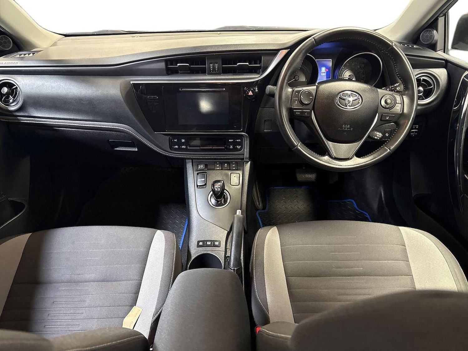 Used Toyota Auris 2017 for sale - 75987674: Photo 8