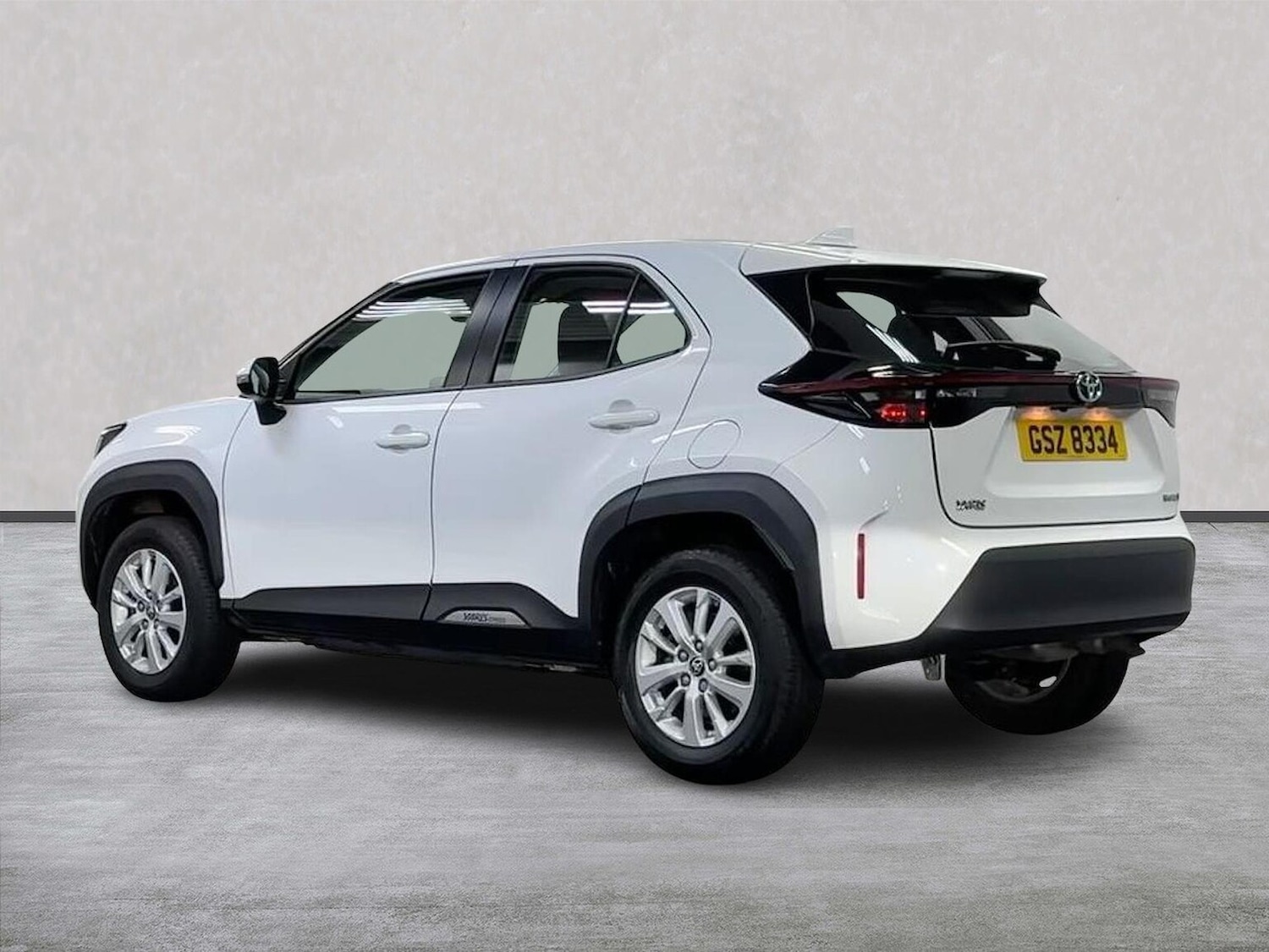 Used Toyota Yaris Cross 2023 for sale - 77735870: Photo 2