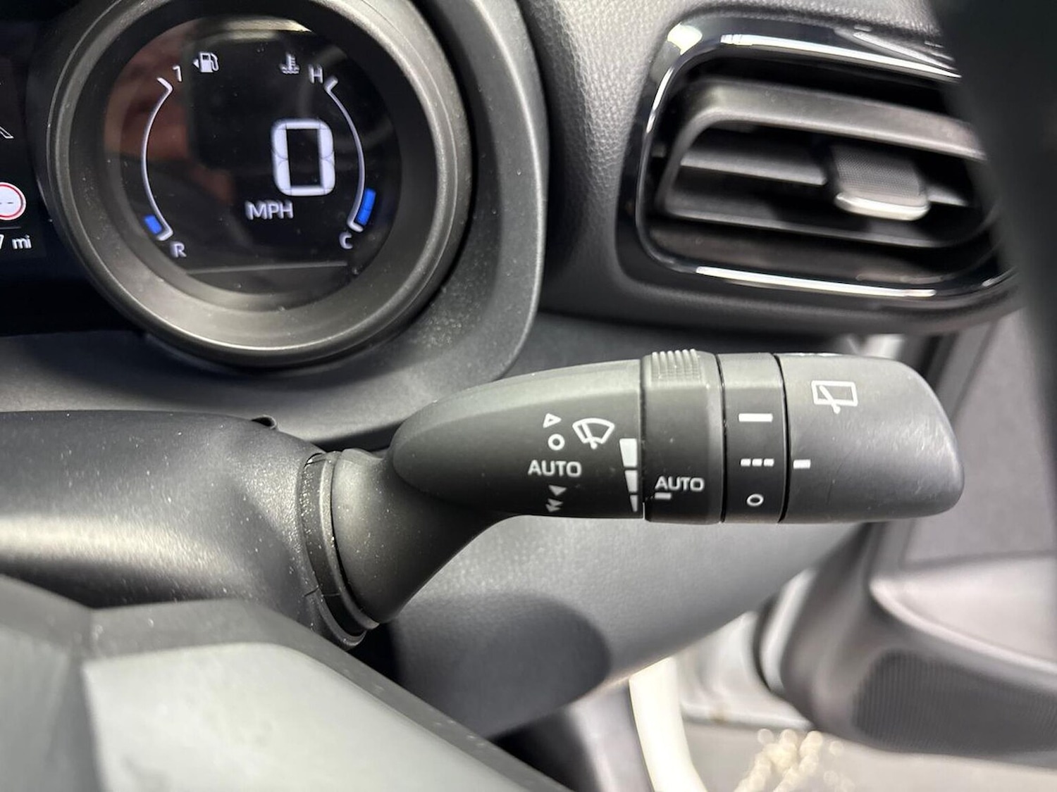 Used Toyota Yaris Cross 2023 for sale - 77735870: Photo 27