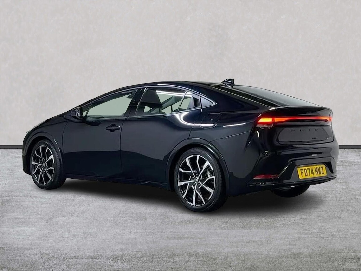 Used Toyota Prius 2024 for sale - 77487686: Photo 2