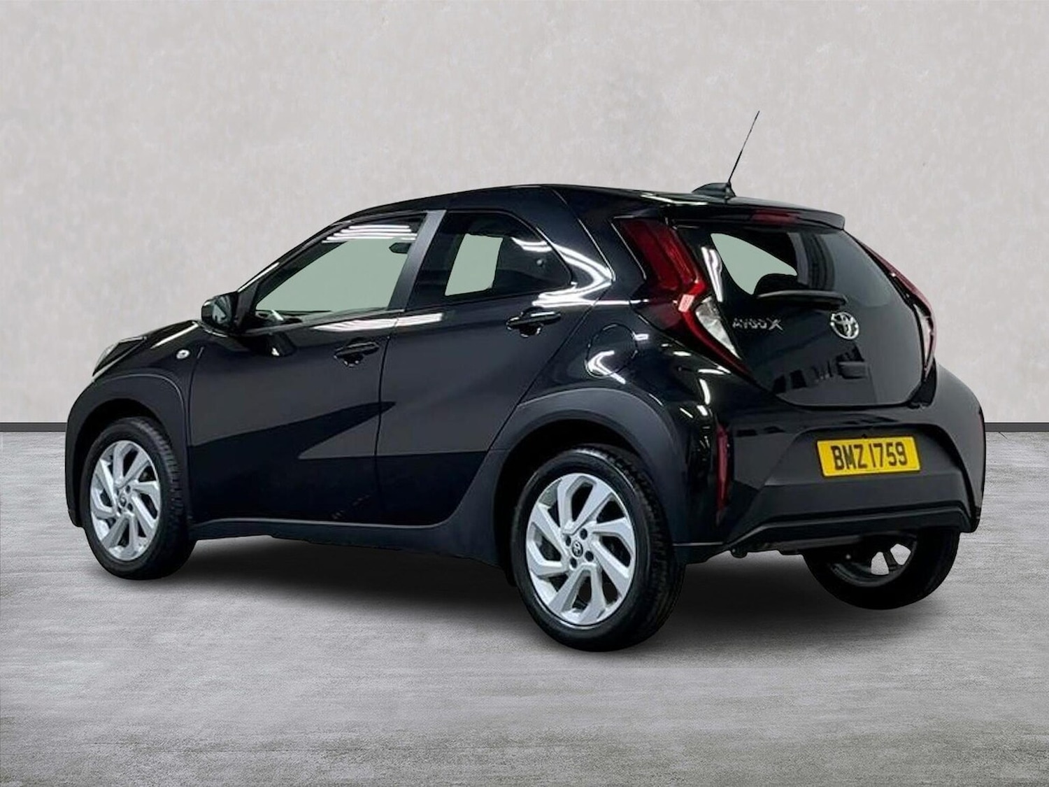 Used Toyota Aygo X 2023 for sale - 76082463: Photo 2