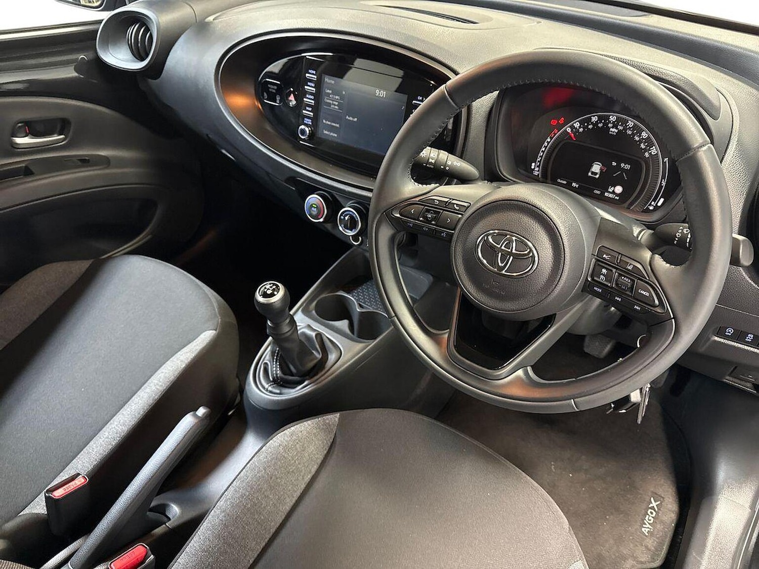 Used Toyota Aygo X 2023 for sale - 76082463: Photo 8