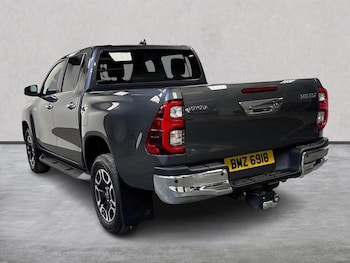 Used Toyota Hilux 2023 for sale - 75490198: Photo