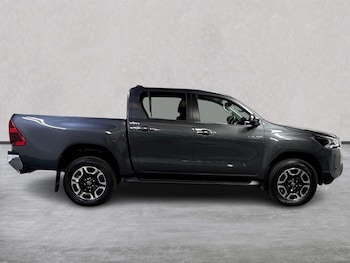 Used Toyota Hilux 2023 for sale - 75490198: Photo