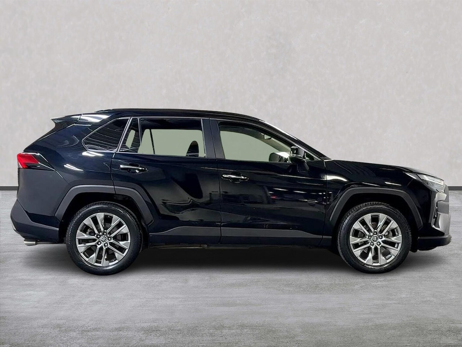 Used Toyota RAV4 2022 for sale - 76490685: Photo 3