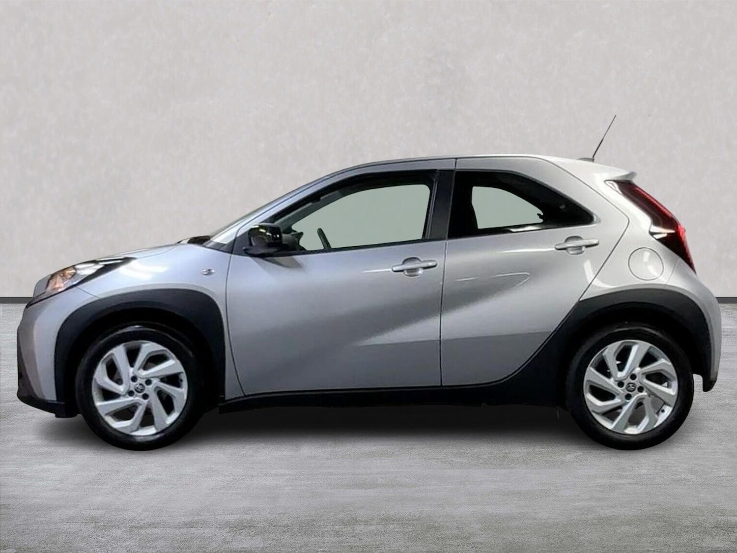 Used Toyota Aygo X 2022 for sale - 76536619: Photo 19