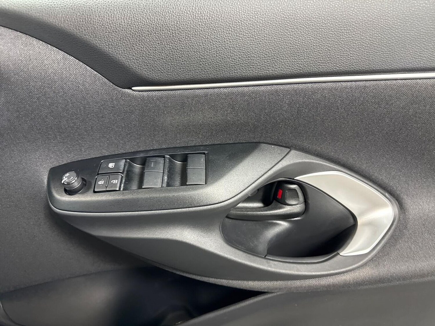 Used Toyota Yaris Cross 2024 for sale - 78192857: Photo 23