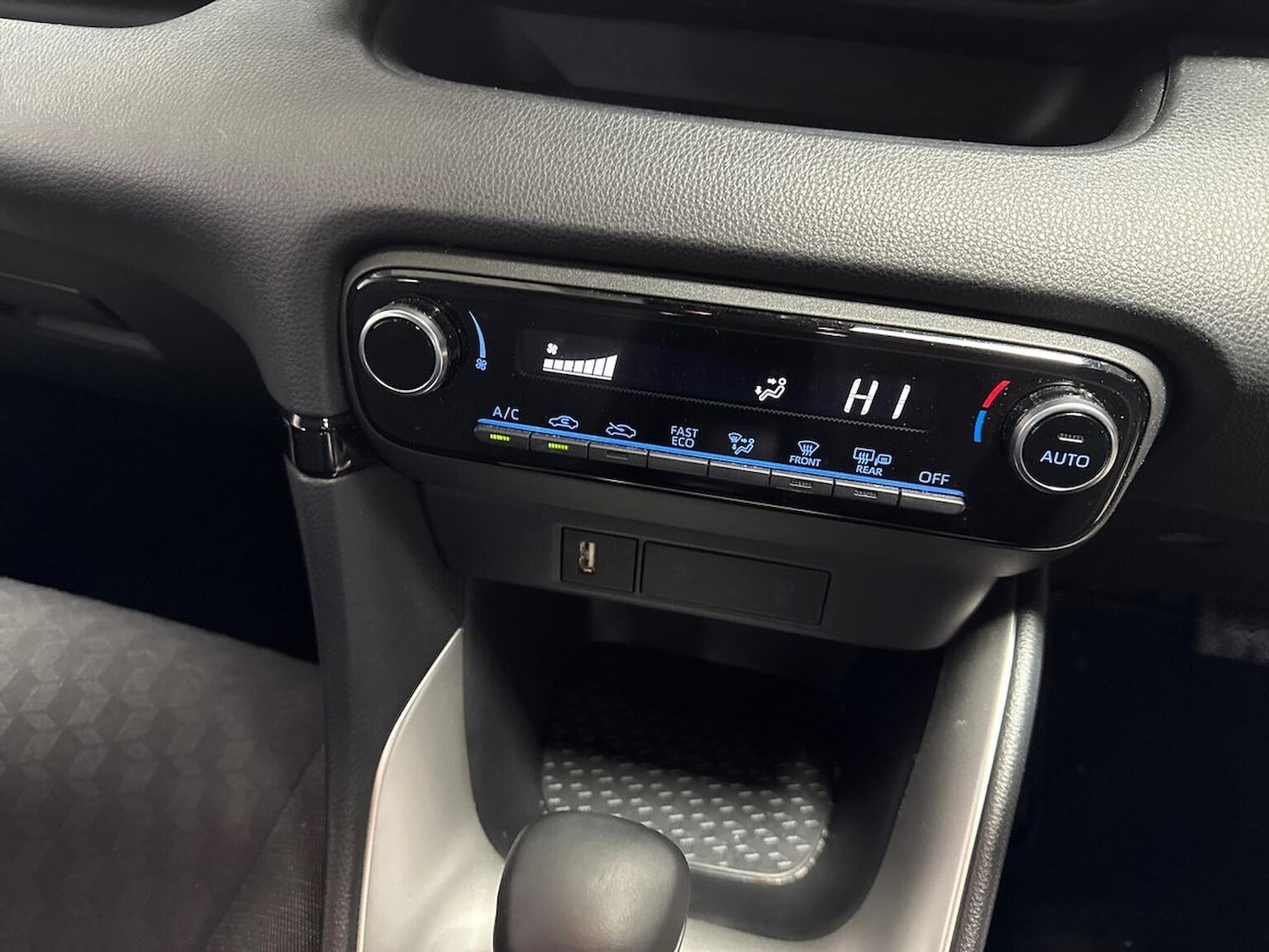 Used Toyota Yaris 2023 for sale - 77688063: Photo 12