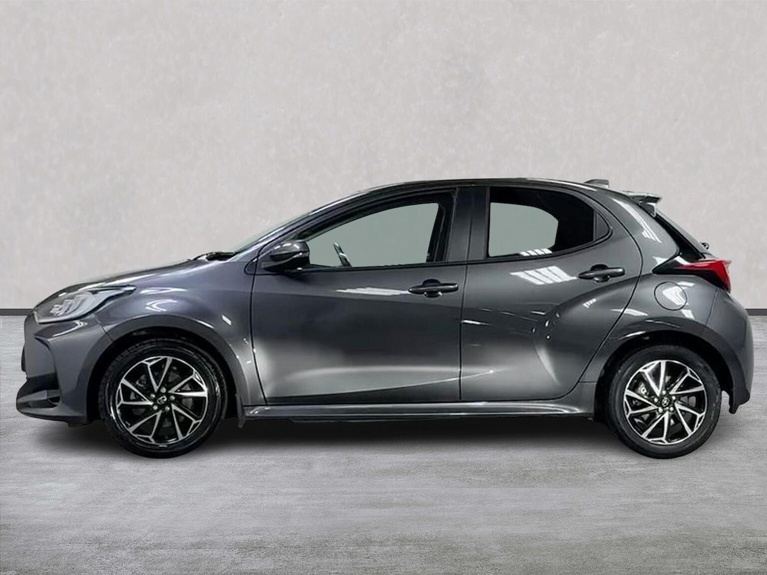 Used Toyota Yaris 2023 for sale - 77688063: Photo 19