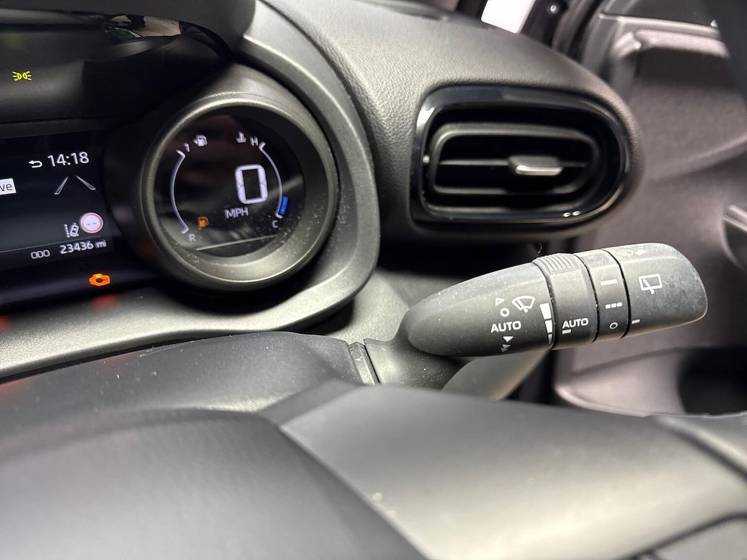 Used Toyota Yaris 2023 for sale - 77688063: Photo 26