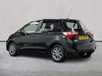 Used Toyota Yaris 2017 for sale - 79739691: Photo