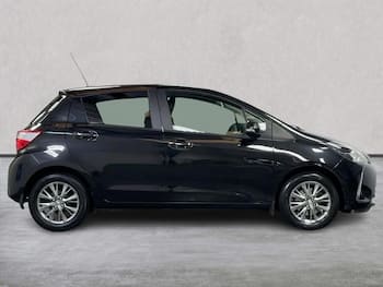 Used Toyota Yaris 2017 for sale - 79739691: Photo