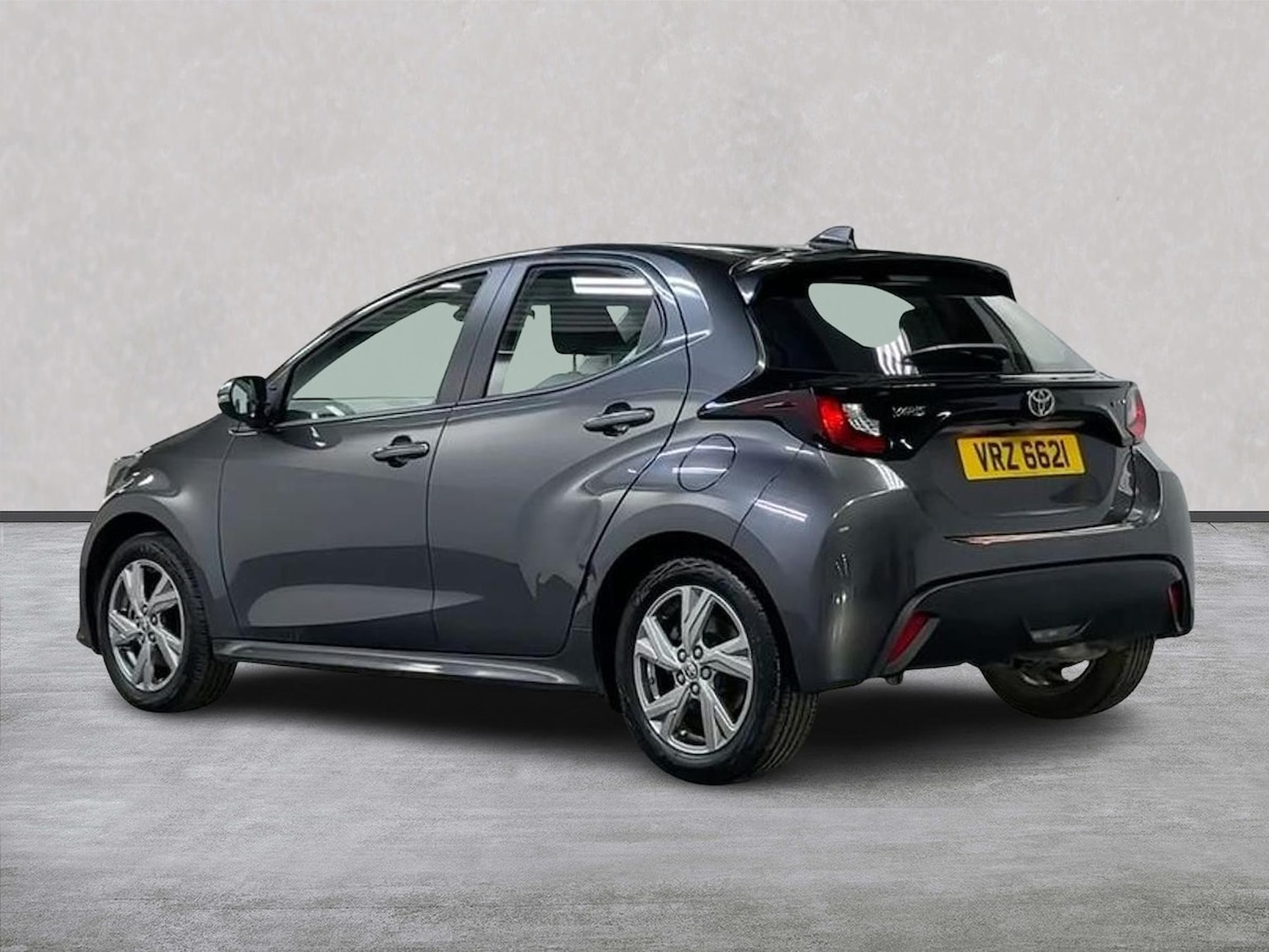 Used Toyota Yaris 2024 for sale - 78192797: Photo 2